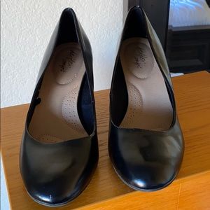 Black pumps size 12